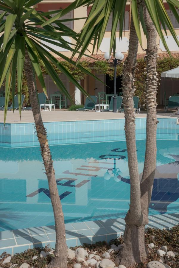 Ecoresort Hotel Zefyros Áyios Kírikos Esterno foto