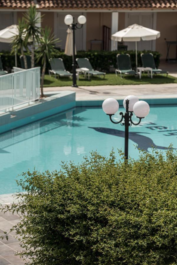 Ecoresort Hotel Zefyros Áyios Kírikos Esterno foto